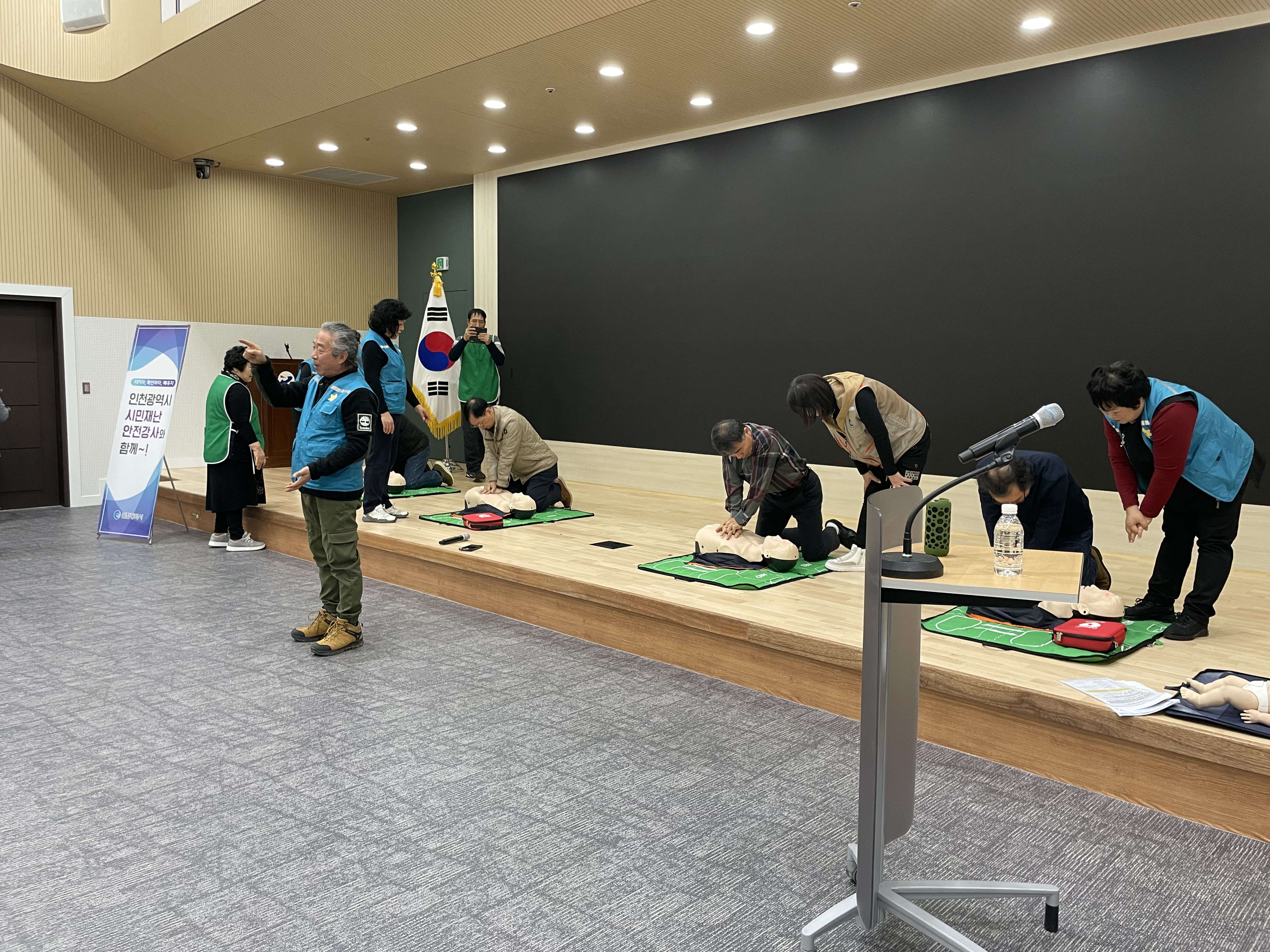 연수구는 안전한 연수구를 위해 안전관리 활동을 펼칠 2025년 연수구 안전 보안관을 위촉했다고 12일 밝혔다